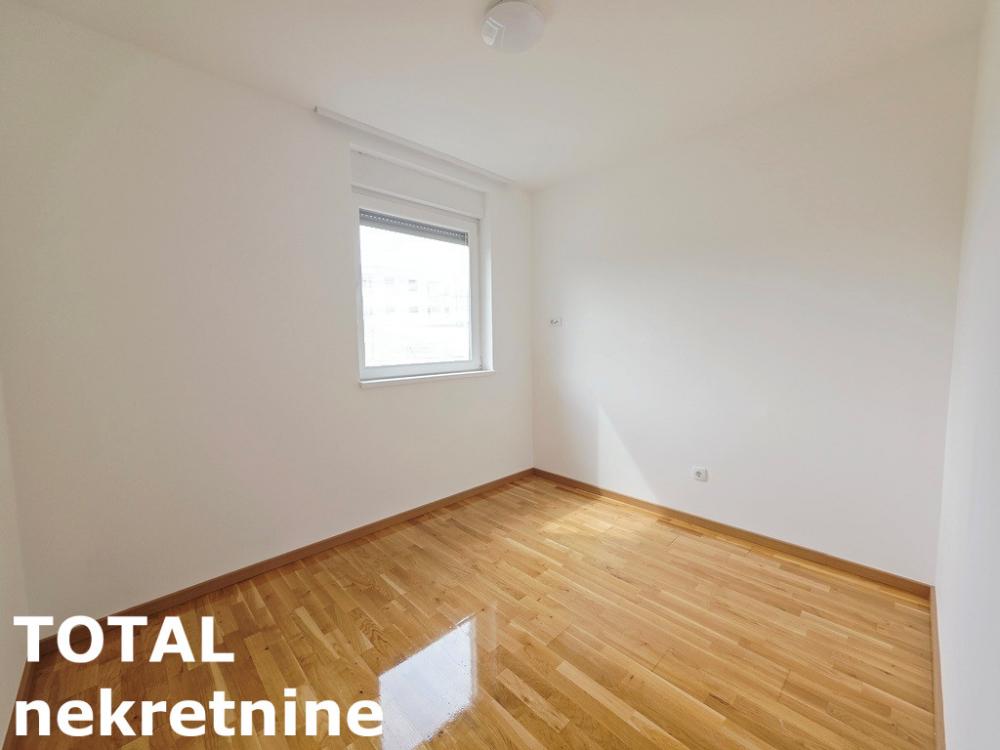 Slika 8 - Stan,NOVI SAD,LIPOV GAJ,kv: 74.00, € 160200, ID: 1102720