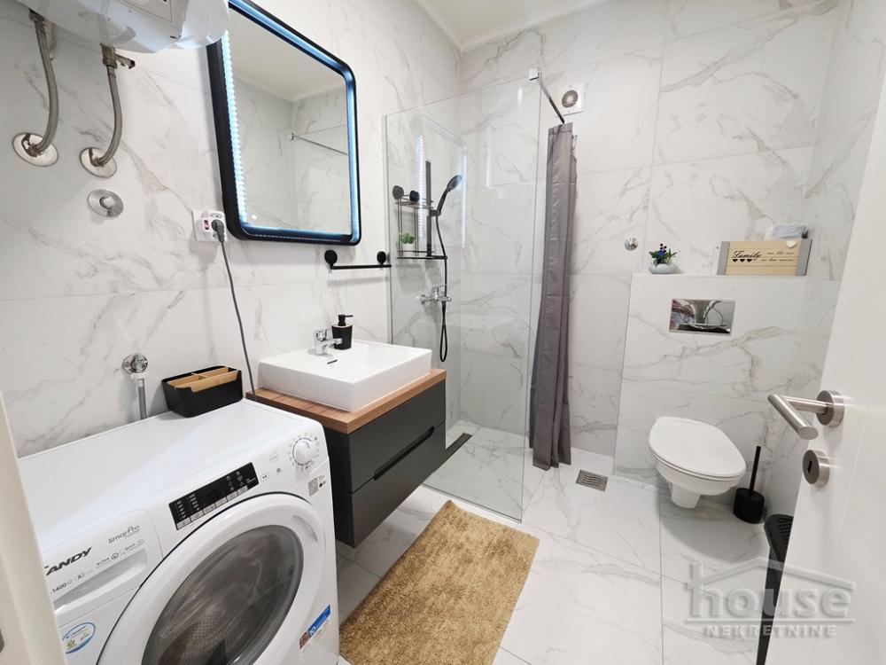 Slika 9 - Stan,NOVI SAD,AVIJACIJA,kv: 42.00, € 138000, ID: 1065898
