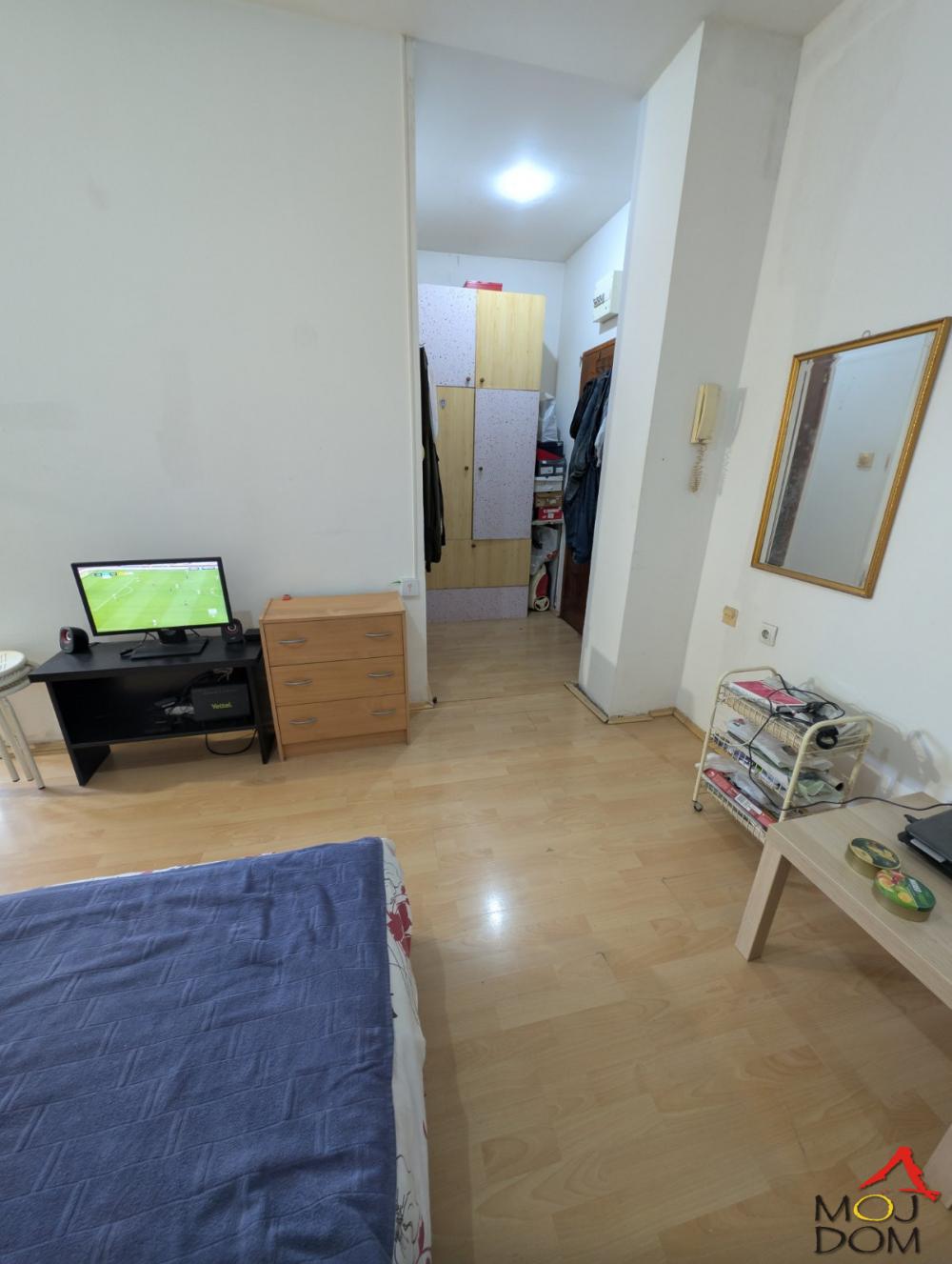 Slika 3 - Stan,NOVI SAD,BULEVAR,kv: 25, € 75000, ID: 1032365