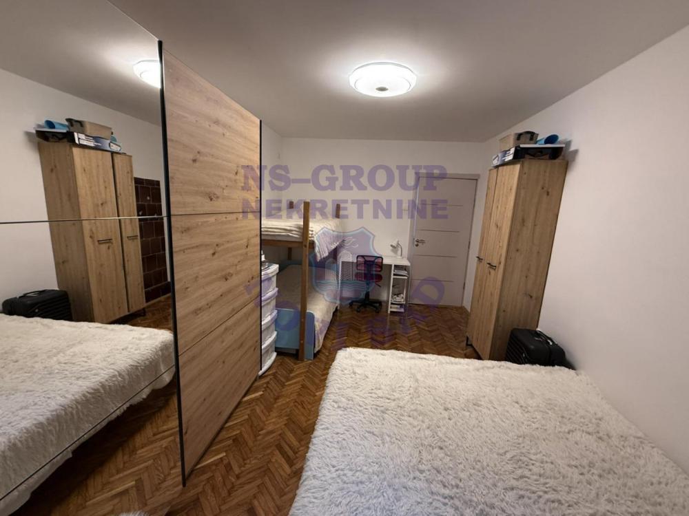 Slika 5 - Dvosoban, 43m2, Adamovićevo naselje Novi Sad, sa parkingom