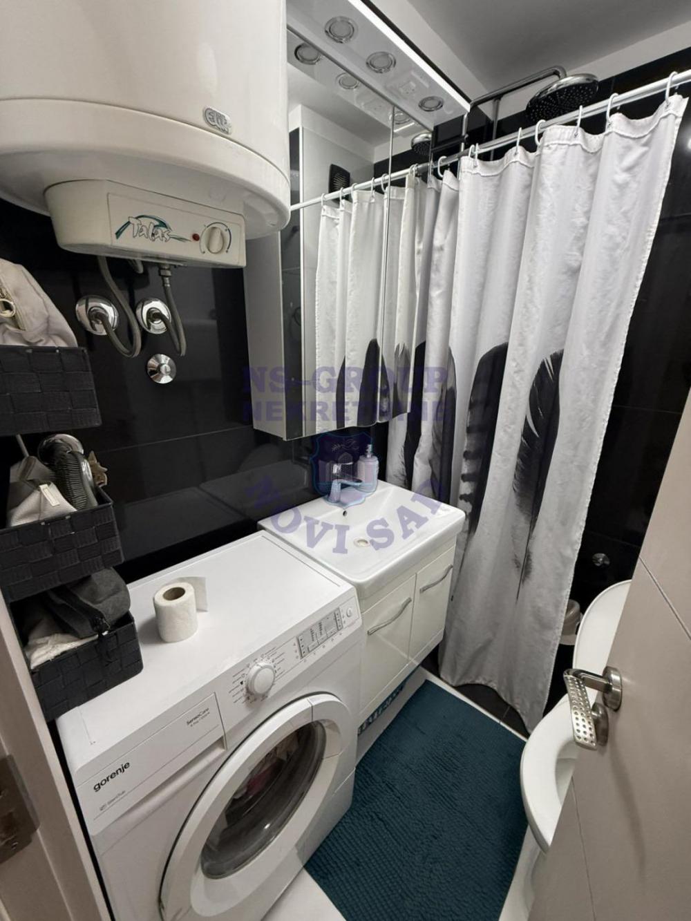 Slika 6 - Dvosoban, 43m2, Adamovićevo naselje Novi Sad, sa parkingom