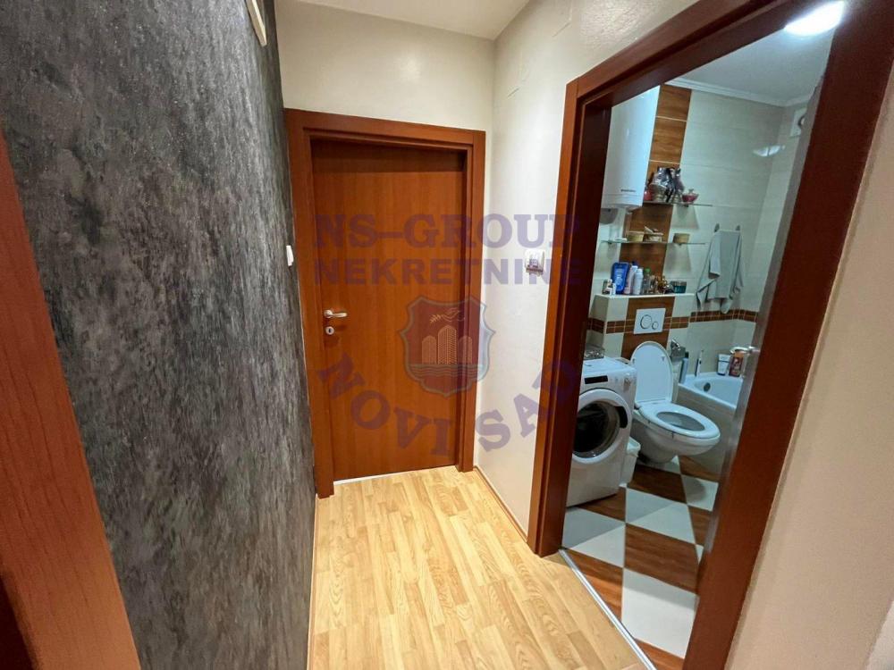 Slika 7 - Troiposoban stan u blizini pešačke zone