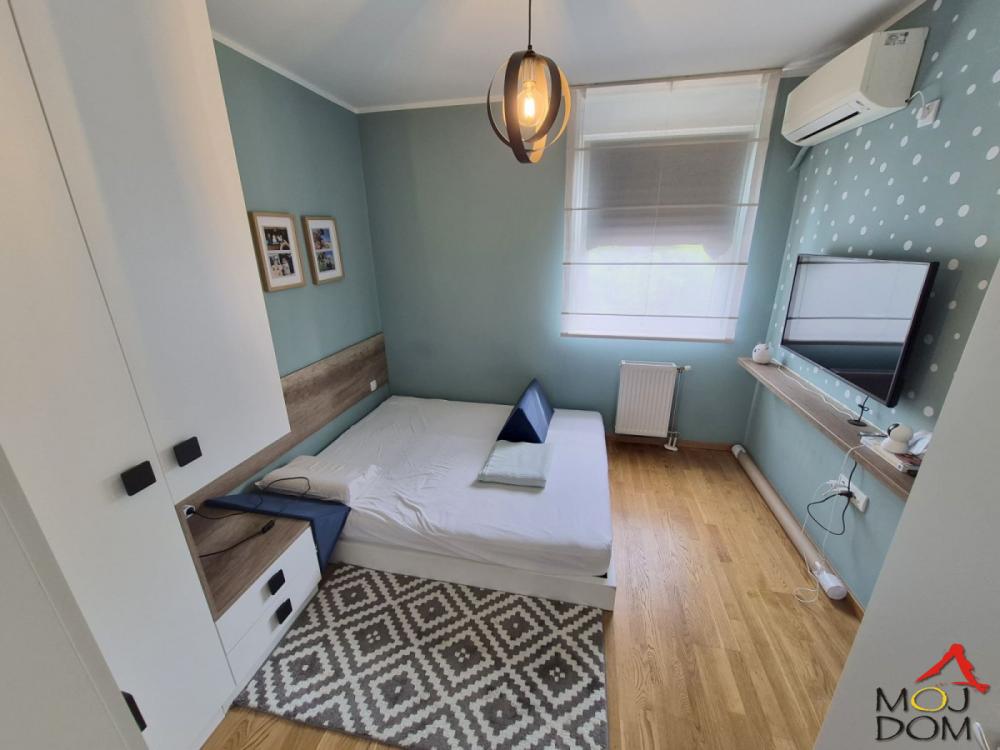 Slika 9 - Stan,NOVI SAD,SOMBORSKI BULEVAR,kv: 60, € 173000, ID: 1032359