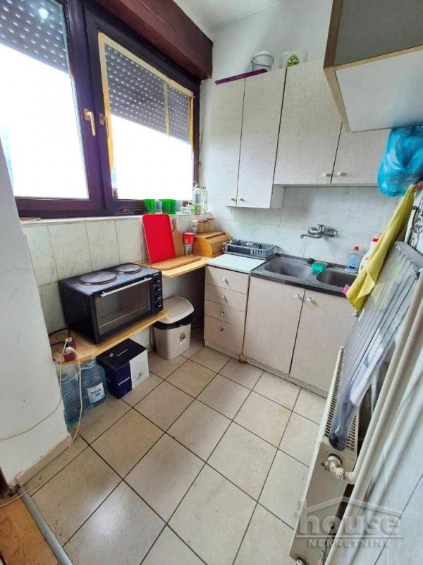 Slika 3 - Stan,NOVI SAD,BULEVAR,kv: 25.00, € 72800, ID: 1065903
