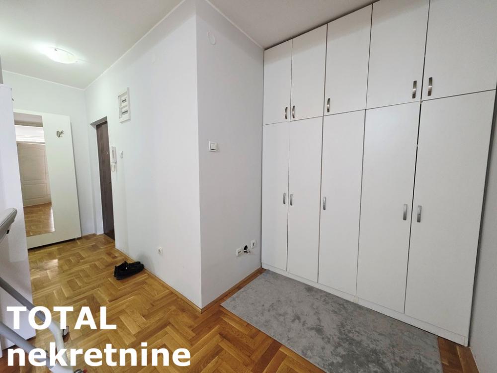 Slika 9 - Stan,NOVI SAD,GRBAVICA,kv: 44.00, € 150000, ID: 1102672