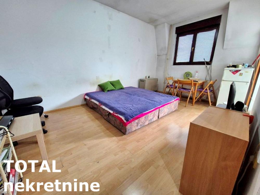 Slika 1 - Stan,NOVI SAD,BULEVAR,kv: 25.00, € 72800, ID: 1102749
