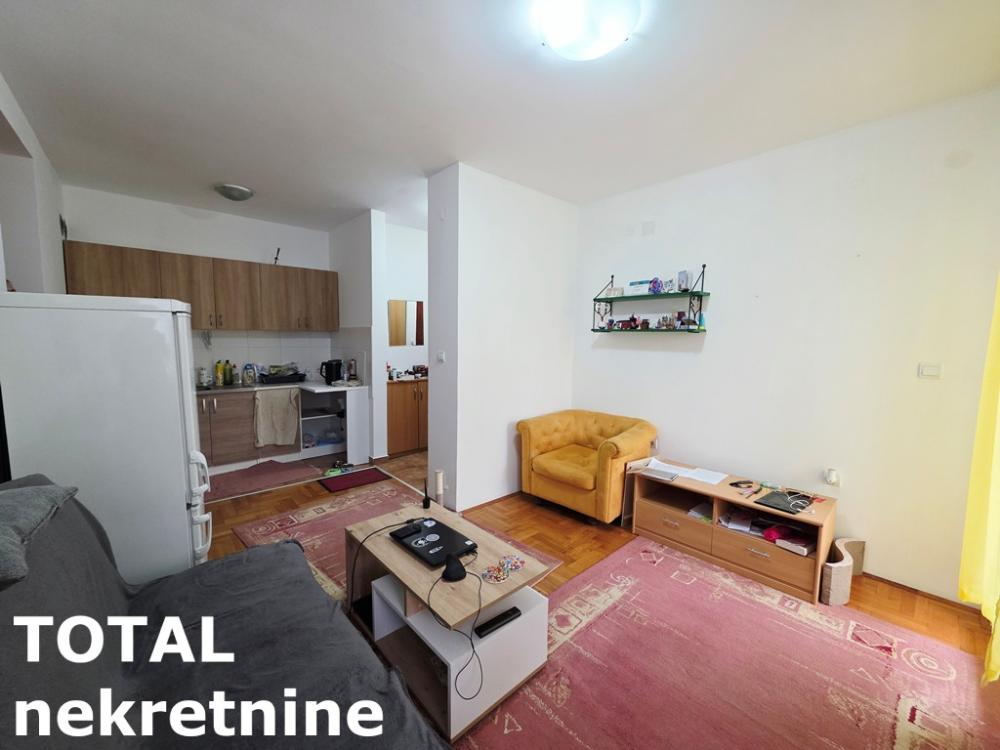 Slika 2 - Stan,NOVI SAD,GRBAVICA,kv: 44.00, € 155000, ID: 1102738