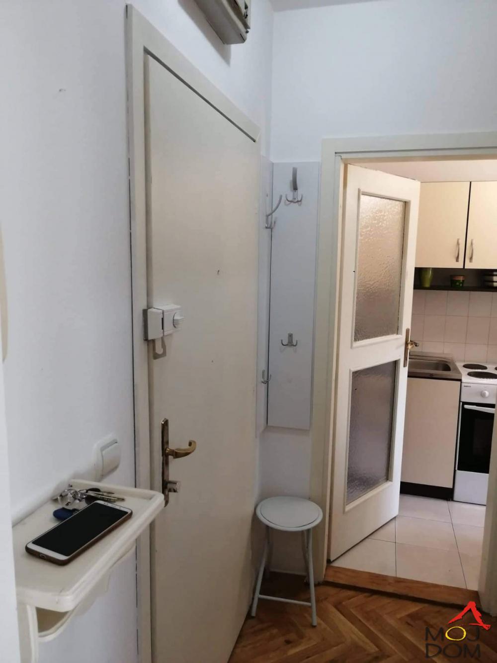 Slika 3 - Stan,NOVI SAD,SAVINA,kv: 38, € 97850, ID: 1032363