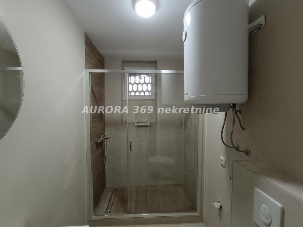 Slika 7 - NOVI SAD, BULEVAR OSLOBODJENJA. RENOVIRAN, TROSOBAN STAN, 64m2