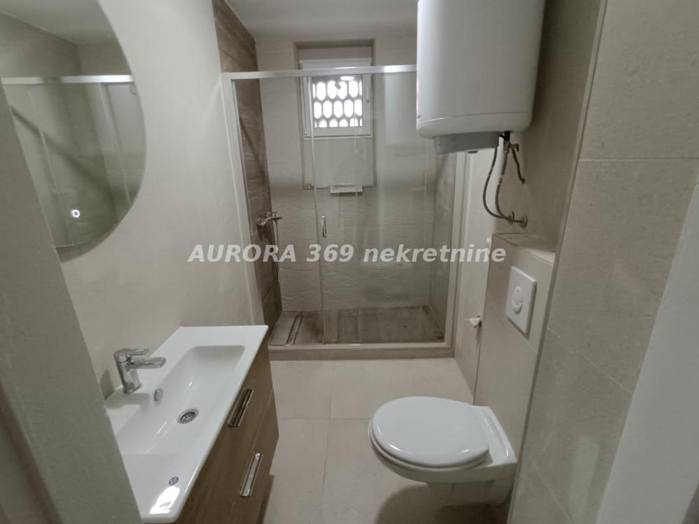 Slika 6 - NOVI SAD, BULEVAR OSLOBODJENJA. RENOVIRAN, TROSOBAN STAN, 64m2