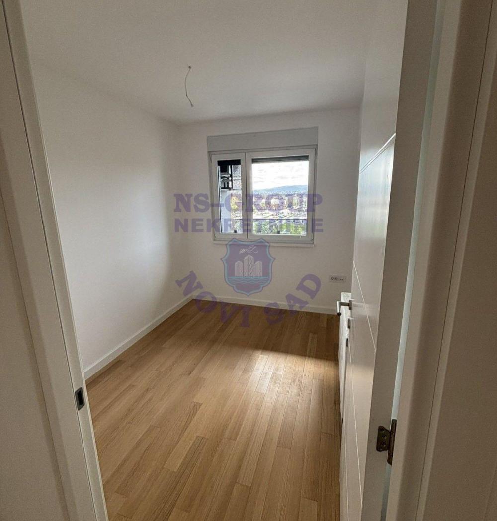 Slika 5 - Na prodaju stan na Novom Naselju