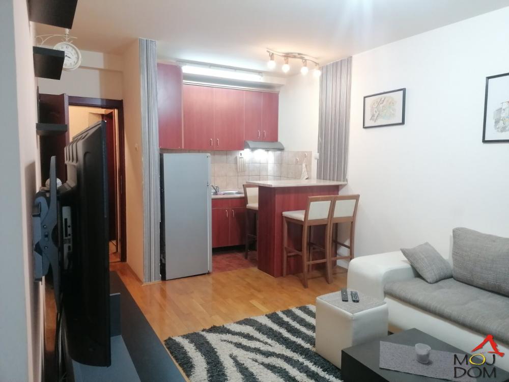 Slika 3 - Stan,NOVI SAD,BULEVAR,kv: 47, € 162700, ID: 1030017
