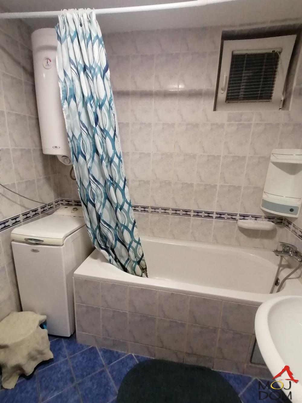 Slika 11 - Stan,NOVI SAD,BULEVAR,kv: 47, € 162700, ID: 1030017