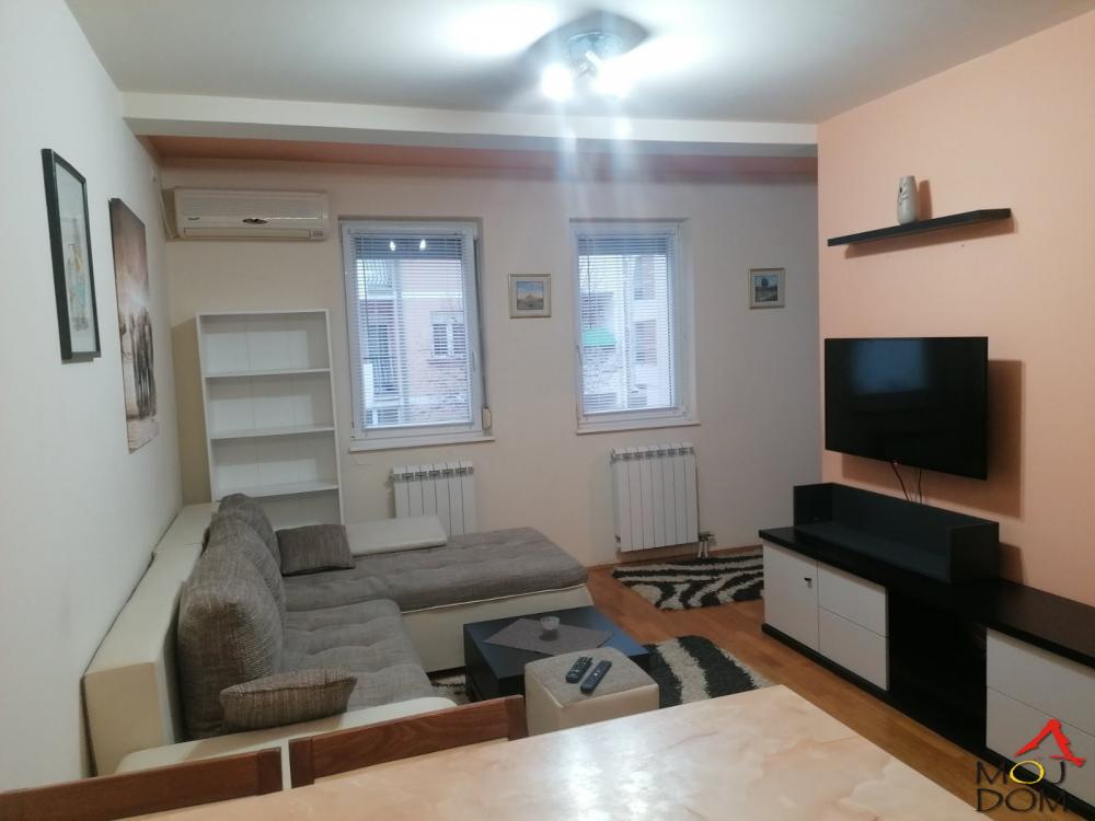 Slika 1 - Stan,NOVI SAD,BULEVAR,kv: 47, € 162700, ID: 1030017