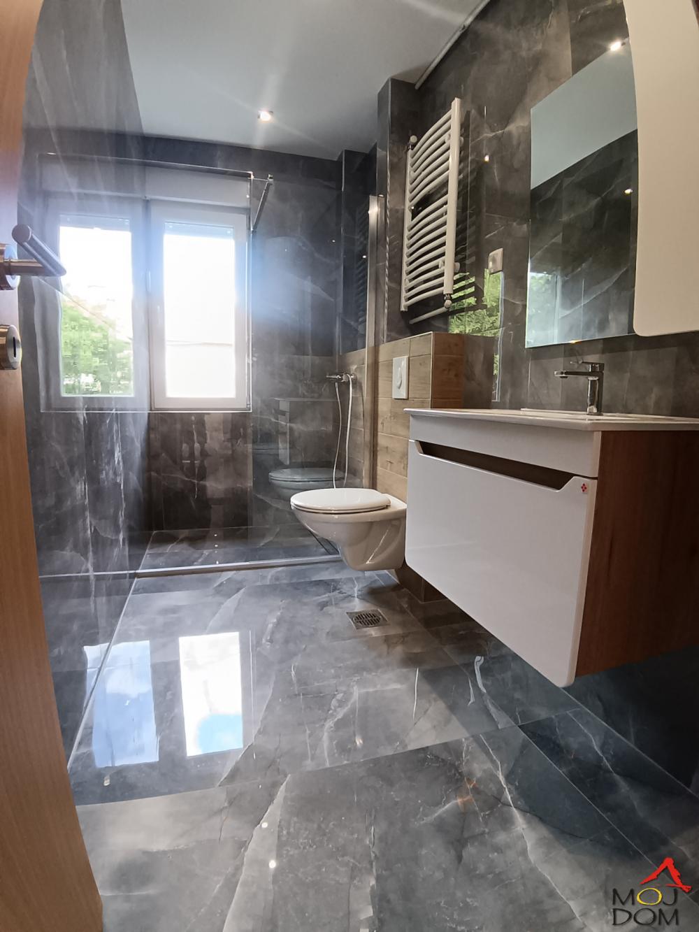 Slika 7 - Stan,NOVI SAD,GRBAVICA,kv: 49, € 159550, ID: 1032373
