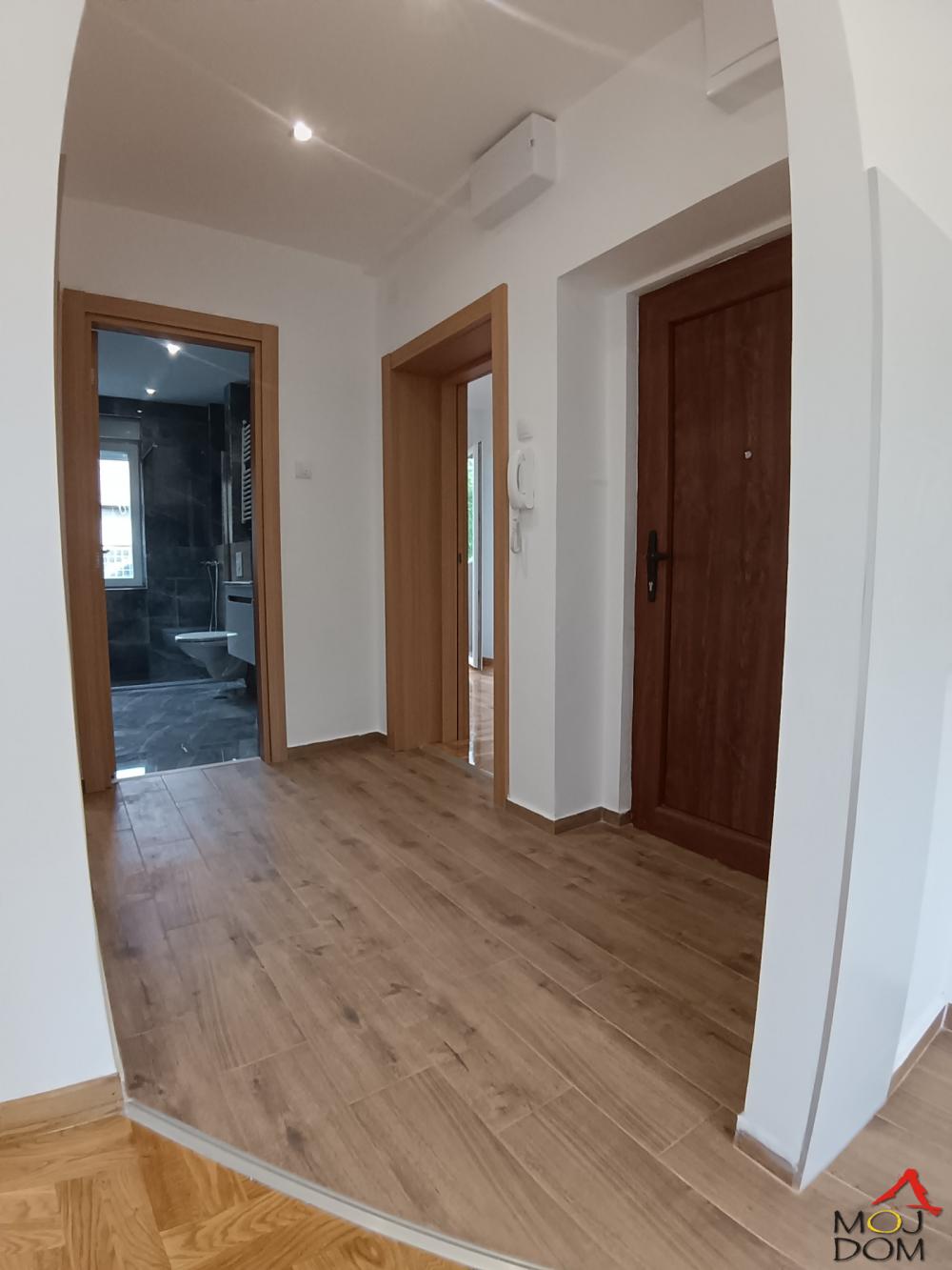 Slika 2 - Stan,NOVI SAD,GRBAVICA,kv: 49, € 159550, ID: 1032373