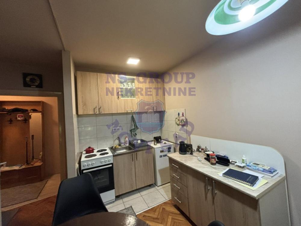 Slika 3 - Jednoiposoban, 33m2, Novo naselje Novi Sad