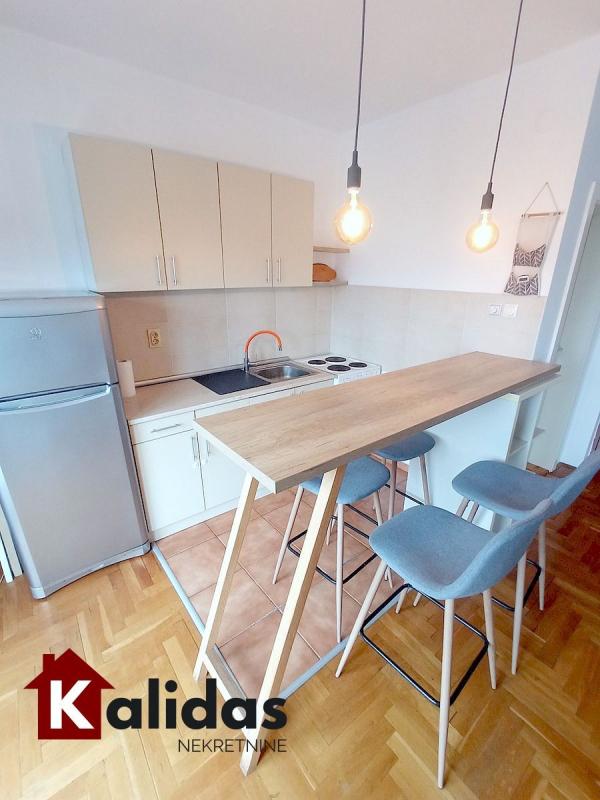 Slika 6 - Stan,NOVI SAD,BULEVAR,kv: 34, € 103000, ID: 1008697