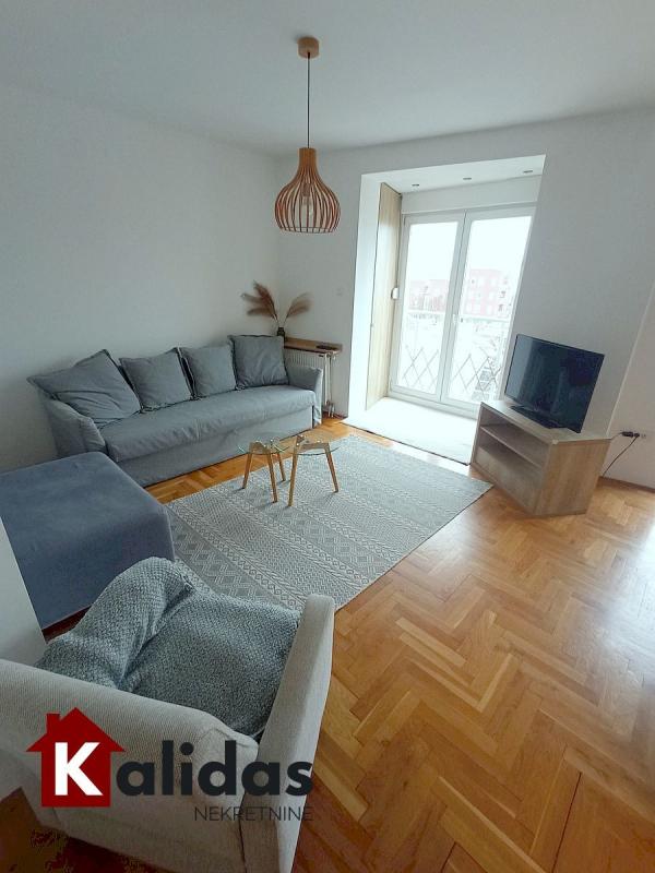 Slika 3 - Stan,NOVI SAD,BULEVAR,kv: 34, € 103000, ID: 1008697
