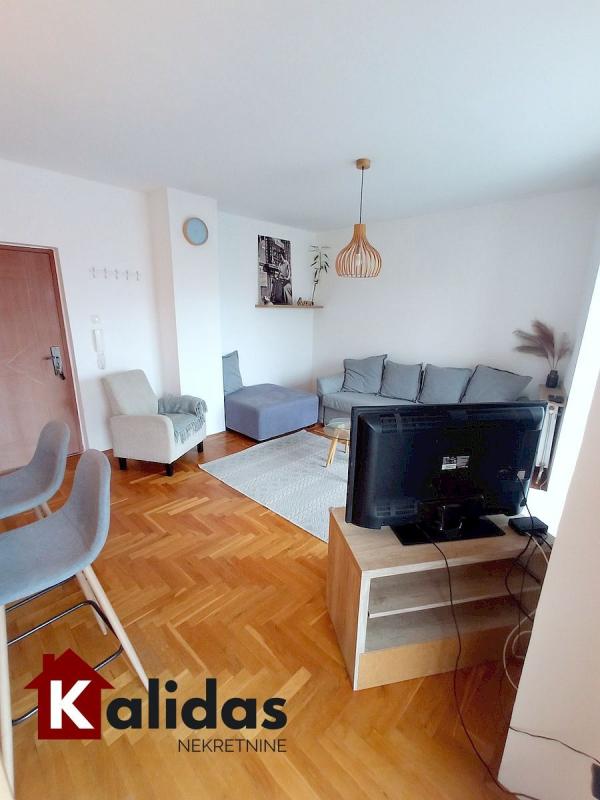 Slika 4 - Stan,NOVI SAD,BULEVAR,kv: 34, € 103000, ID: 1008697