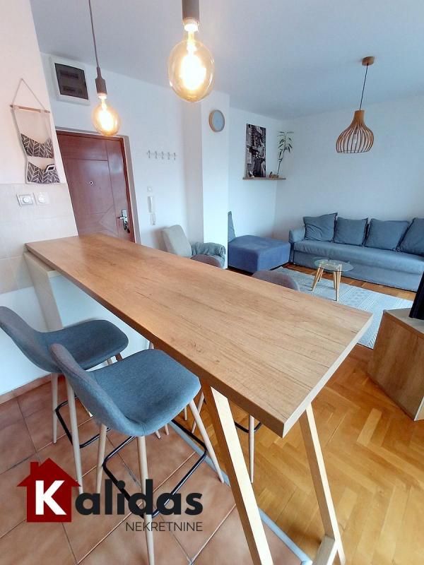 Slika 5 - Stan,NOVI SAD,BULEVAR,kv: 34, € 103000, ID: 1008697