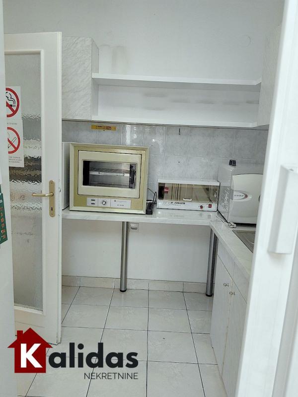 Slika 7 - Stan,NOVI SAD,CENTAR,kv: 37, € 123600, ID: 1008656