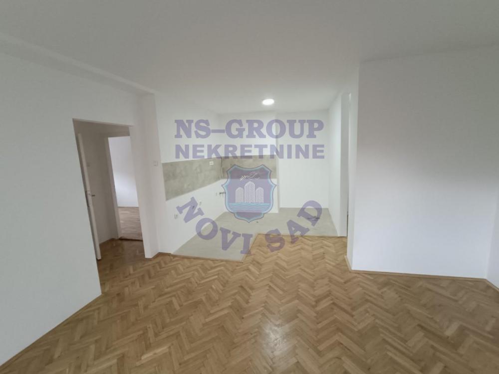 Slika 1 - Dvoiposoban, 64m2, Liman 2 Novi Sad, sa terasom, ima lift
