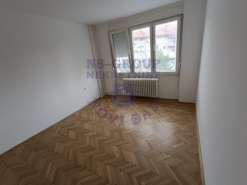 Slika 7 - Dvoiposoban, 64m2, Liman 2 Novi Sad, sa terasom, ima lift