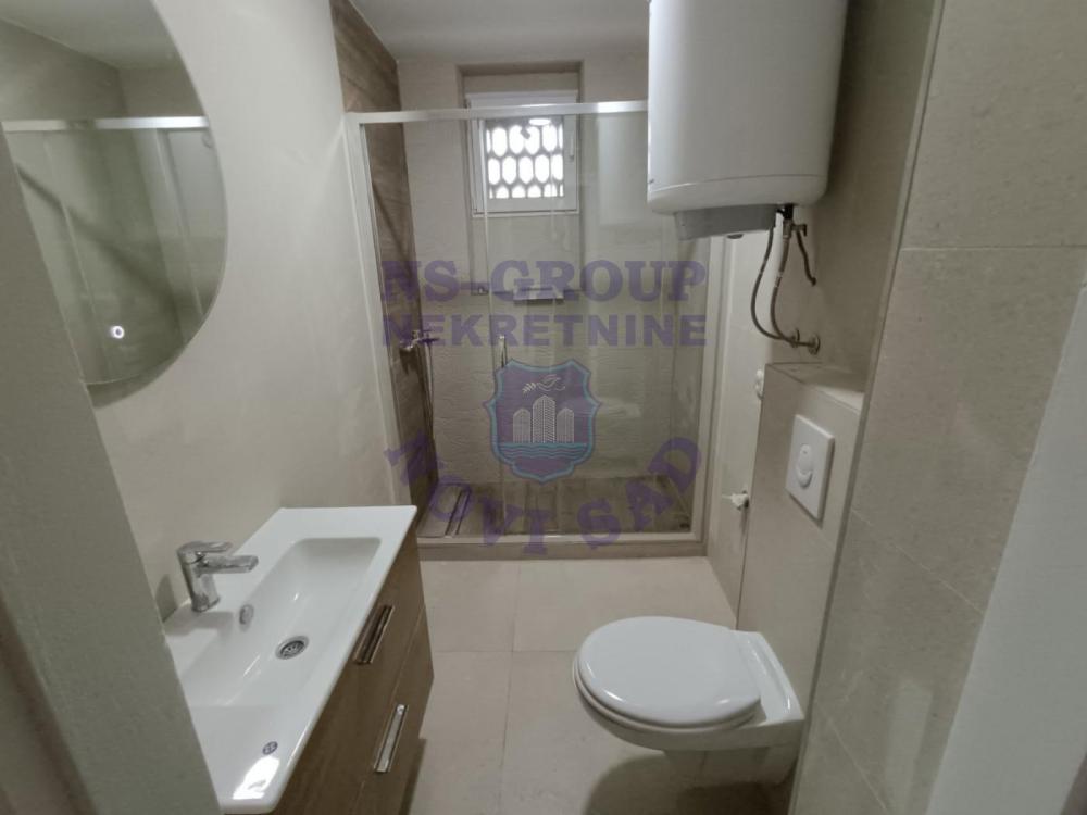 Slika 8 - Dvoiposoban, 64m2, Liman 2 Novi Sad, sa terasom, ima lift