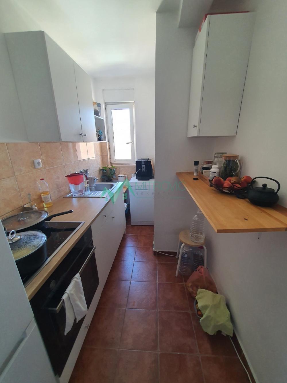 Slika 6 - ODLIČAN DVOSOBAN STAN – 44m² – IZMEĐU BULEVARA EVROPE I PATRIJARHA PAVLA šifra nekretnine: 1004409) 