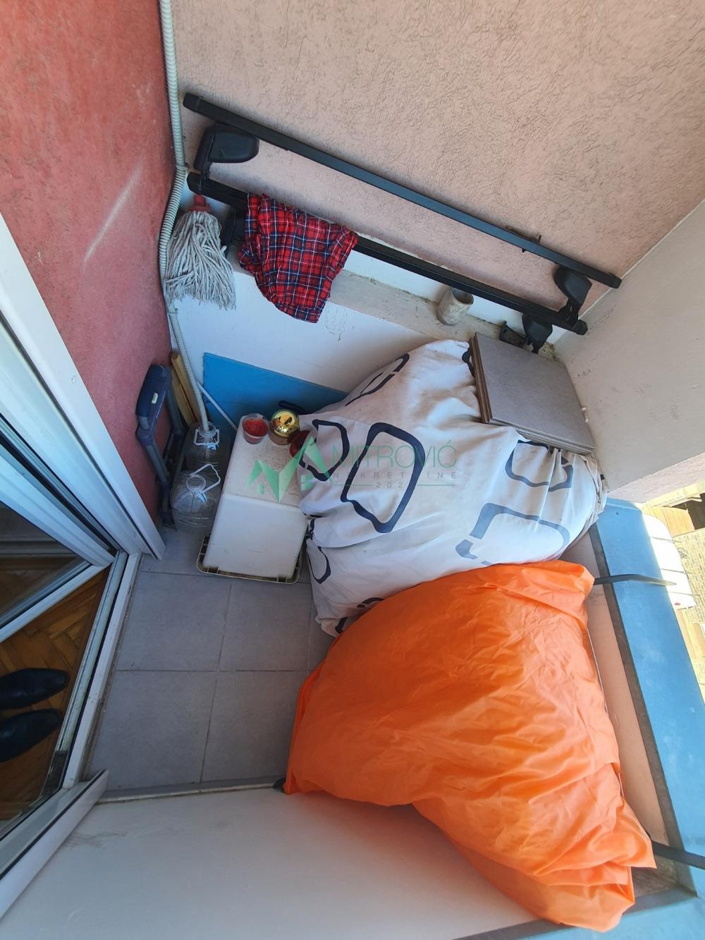 Slika 9 - ODLIČAN DVOSOBAN STAN – 44m² – IZMEĐU BULEVARA EVROPE I PATRIJARHA PAVLA šifra nekretnine: 1004409) 