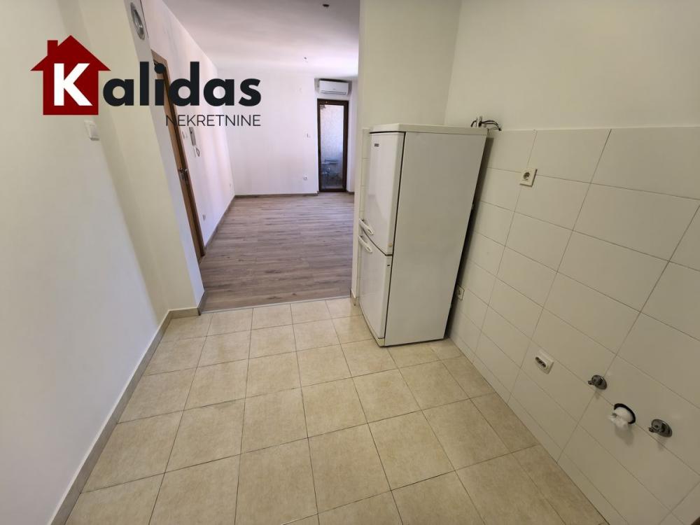 Slika 6 - Stan,NOVI SAD,GRBAVICA,kv: 28, € 98900, ID: 1008839