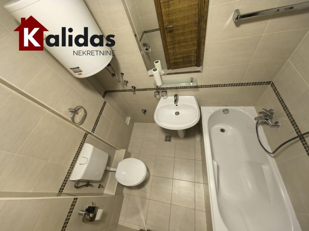 Slika 8 - Stan,NOVI SAD,GRBAVICA,kv: 28, € 98900, ID: 1008839