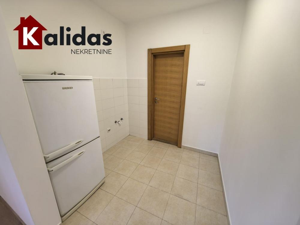 Slika 5 - Stan,NOVI SAD,GRBAVICA,kv: 28, € 98900, ID: 1008839