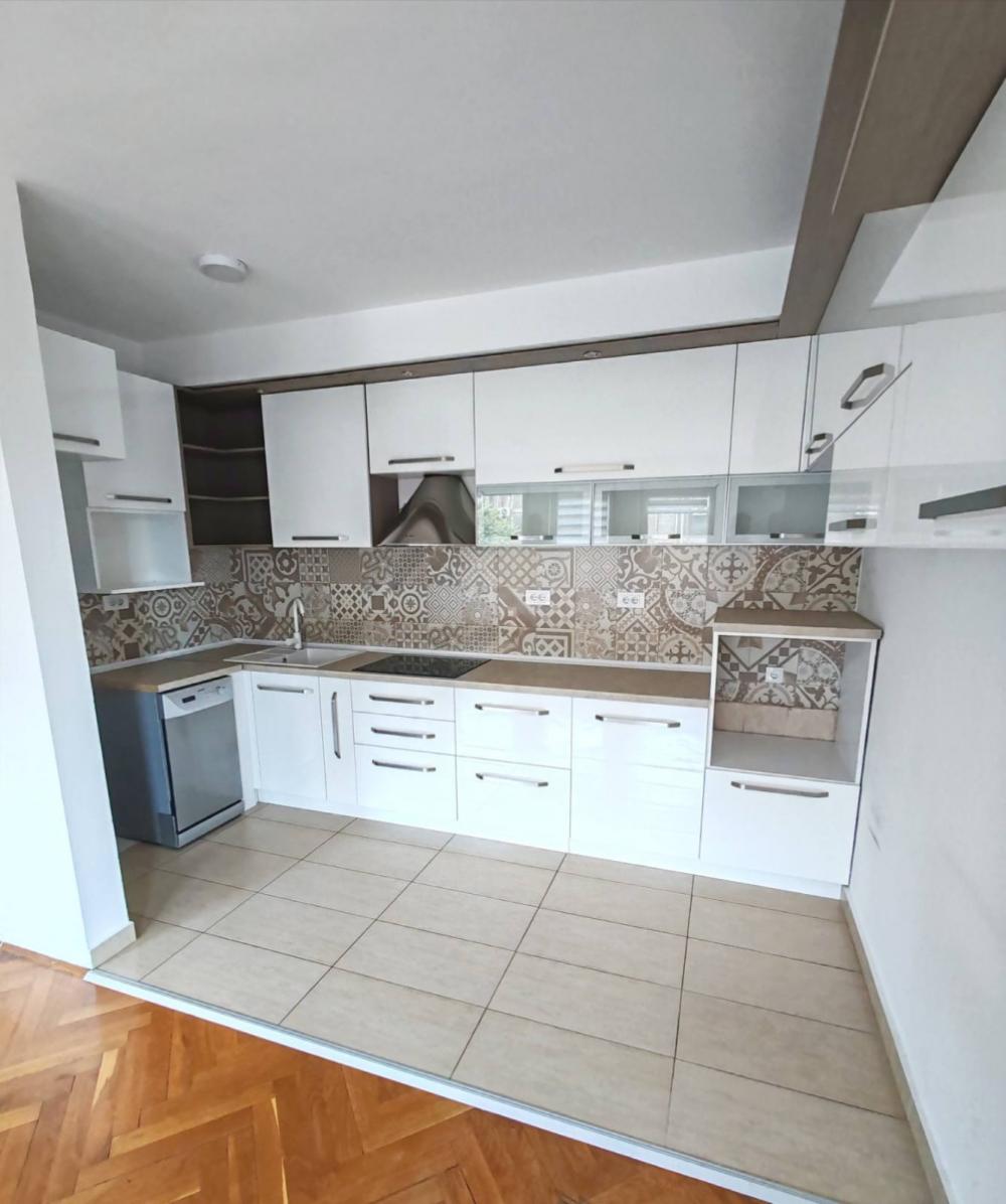 Slika 2 - Stan,NOVI SAD,BULEVAR,kv: 83.00, € 239400, ID: 1059533