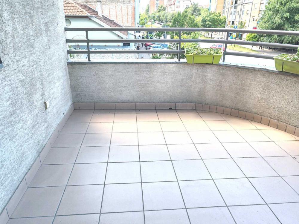 Slika 7 - Stan,NOVI SAD,BULEVAR,kv: 83.00, € 239400, ID: 1059533