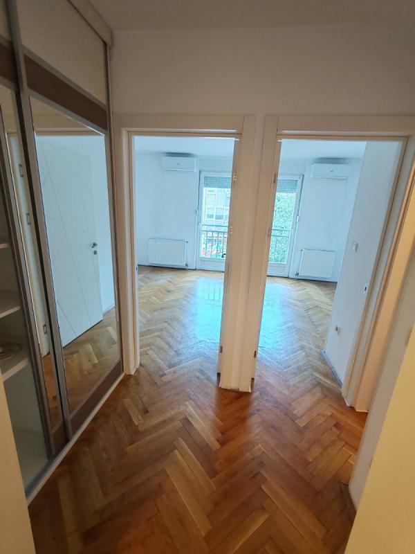 Slika 9 - Stan,NOVI SAD,BULEVAR,kv: 83.00, € 239400, ID: 1059533