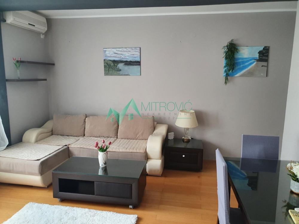 Glavna slika -DVOSOBAN STAN 47m² NA BULEVARU OSLOBOĐENJA PREKO PUTA FUTOŠKE PIJACE, HITNA PRODAJA 