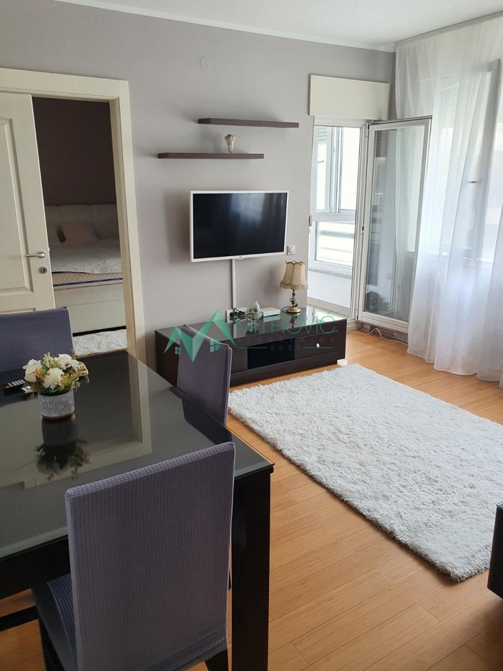 Slika 1 - DVOSOBAN STAN 47m² NA BULEVARU OSLOBOĐENJA PREKO PUTA FUTOŠKE PIJACE, HITNA PRODAJA 