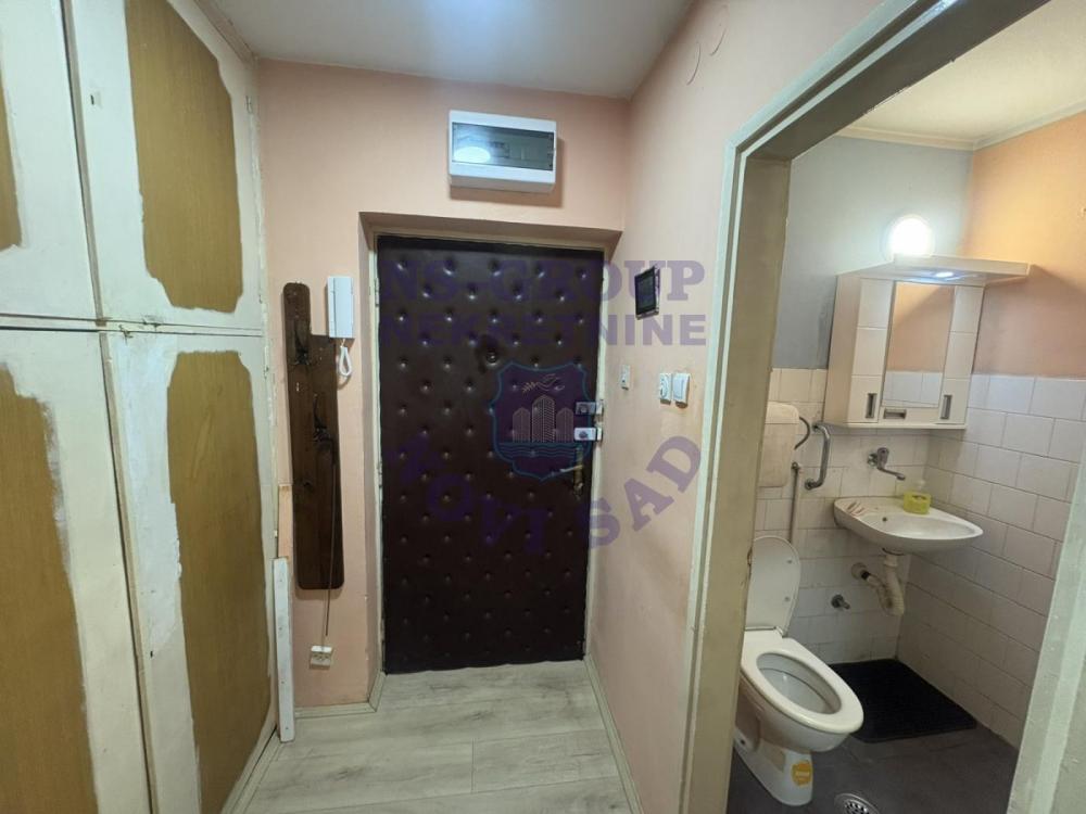 Slika 6 - Jednoiposoban, 32m2, Detelinara Novi Sad