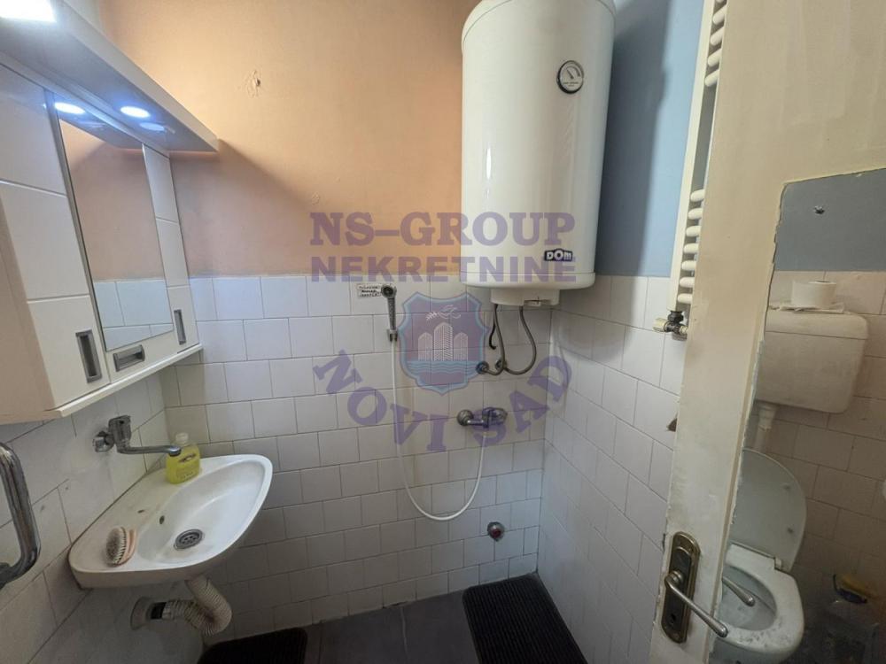 Slika 8 - Jednoiposoban, 32m2, Detelinara Novi Sad