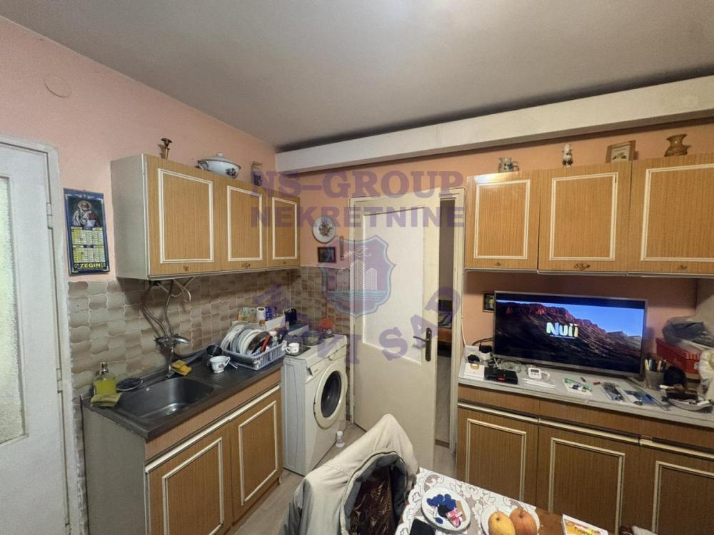 Slika 2 - Jednoiposoban, 32m2, Detelinara Novi Sad