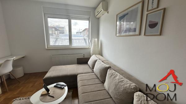Slika 1 - Stan,NOVI SAD,CENTAR,kv: 24, € 95000, ID: 1032402