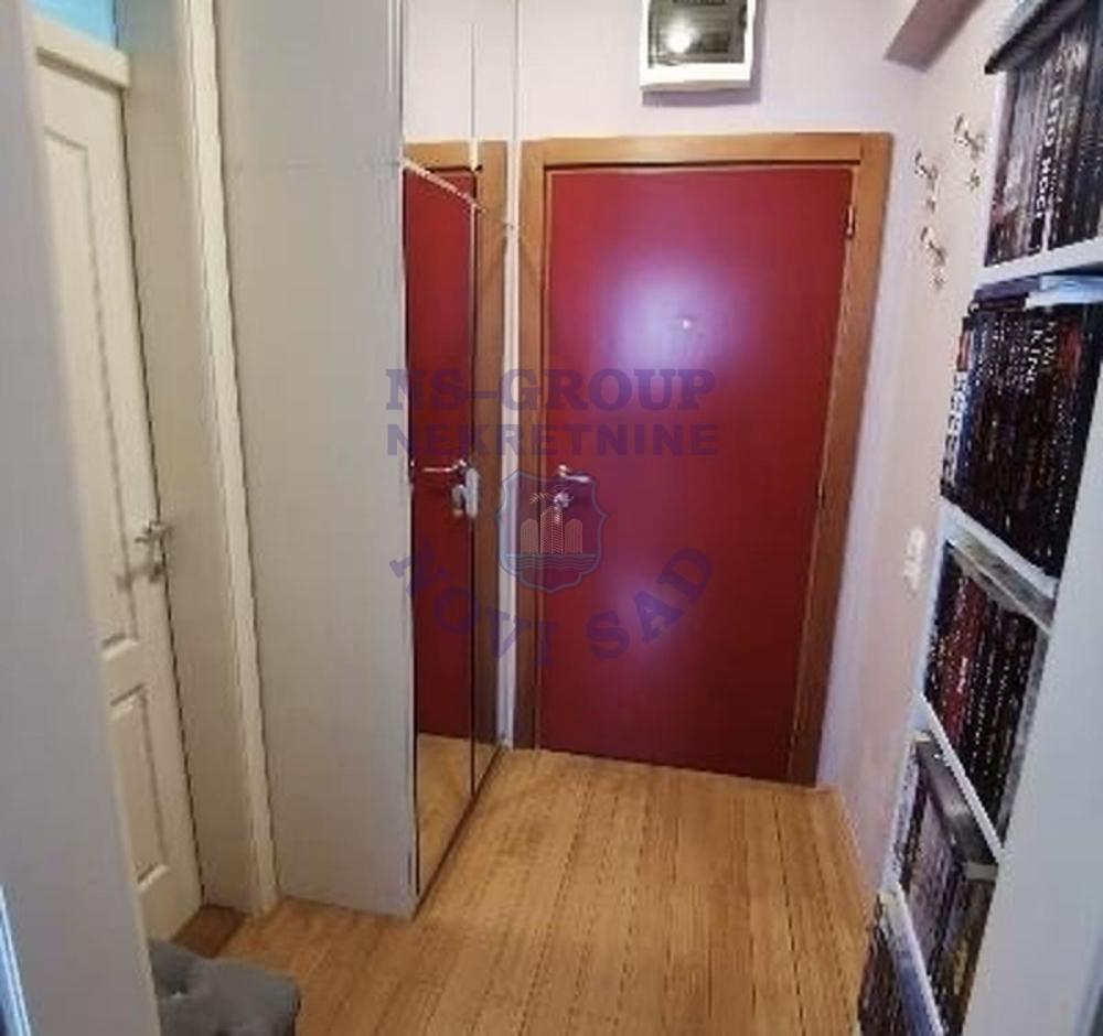 Slika 2 - Dvosoban, 47m2, Bulevar oslobođenja Novi Sad, sa terasom, ima lift