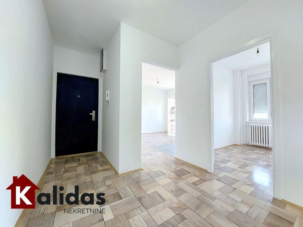 Slika 3 - Stan,NOVI SAD,GRBAVICA,kv: 52, € 180250, ID: 1008841