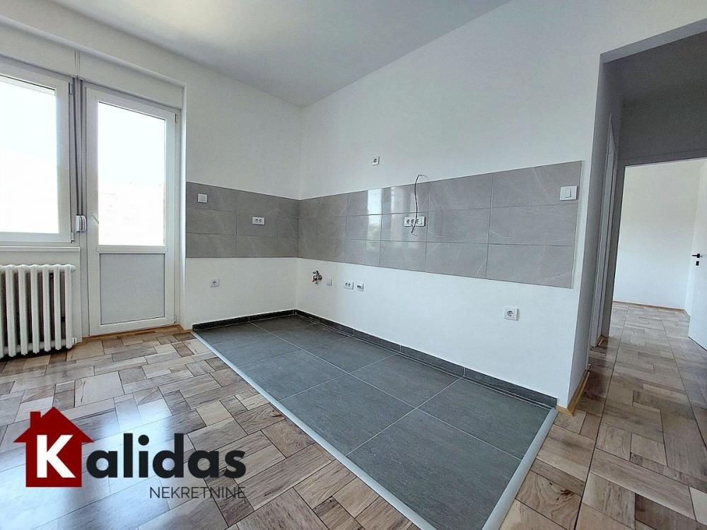 Slika 7 - Stan,NOVI SAD,GRBAVICA,kv: 52, € 180250, ID: 1008841