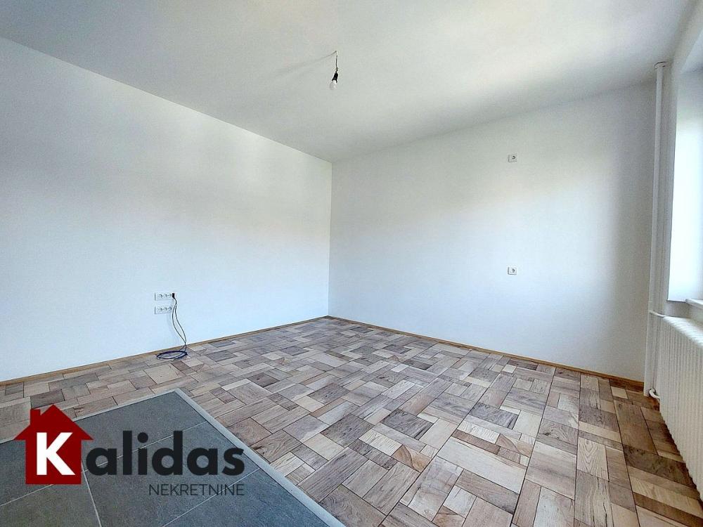 Slika 8 - Stan,NOVI SAD,GRBAVICA,kv: 52, € 180250, ID: 1008841