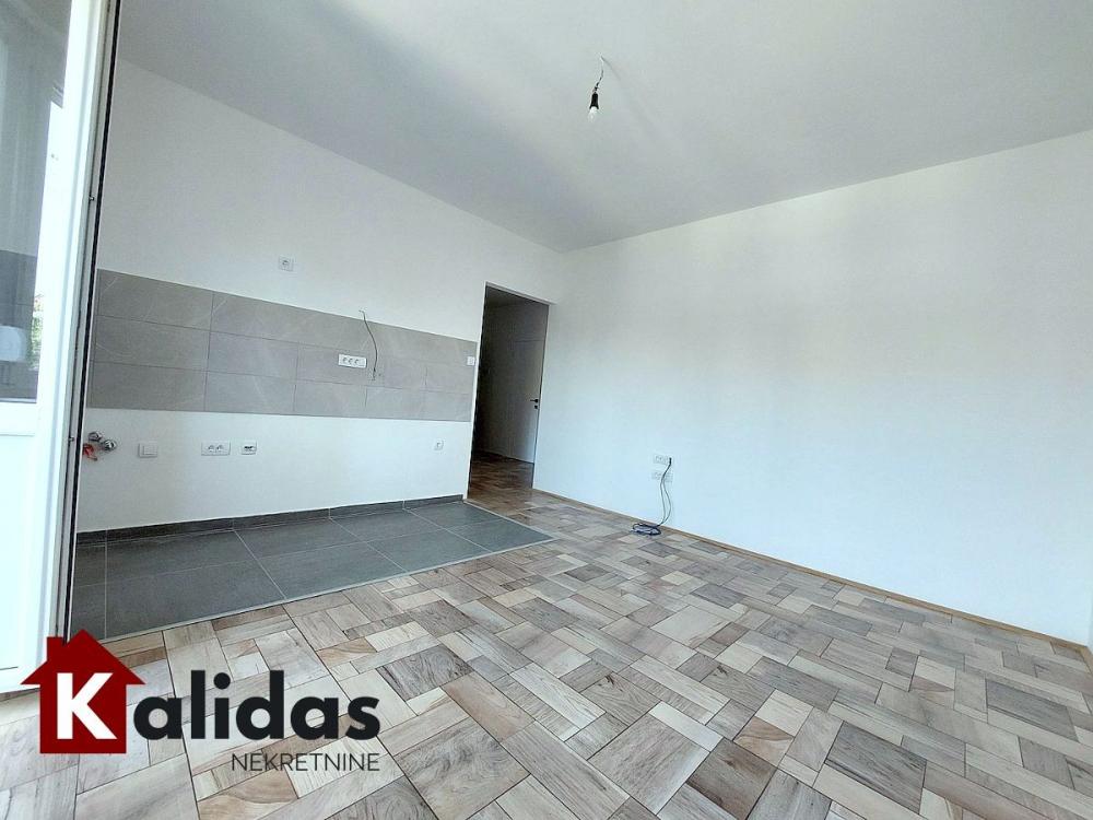 Slika 9 - Stan,NOVI SAD,GRBAVICA,kv: 52, € 180250, ID: 1008841