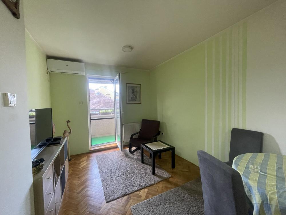 Glavna slika -Na prodaju stan na Novom Naselju