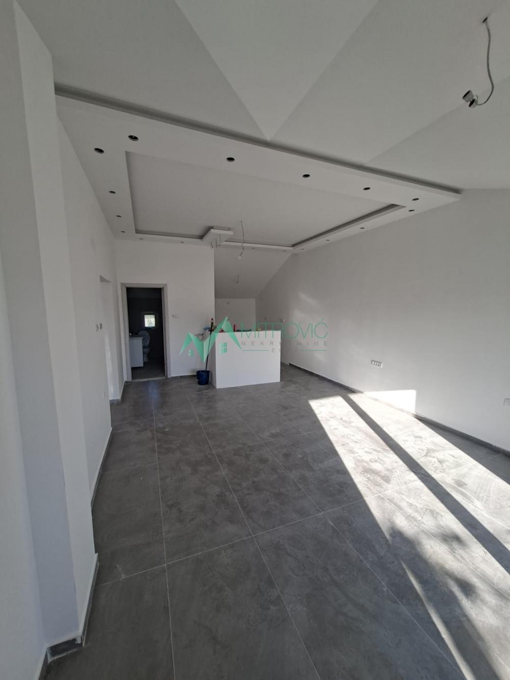 Slika 2 - Kompletno renoviran stan 80 m² – Vidovdansko naselje – samo za keš kupce (1004418)  